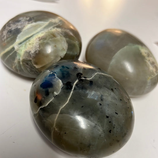 Garnierite Palm Stone