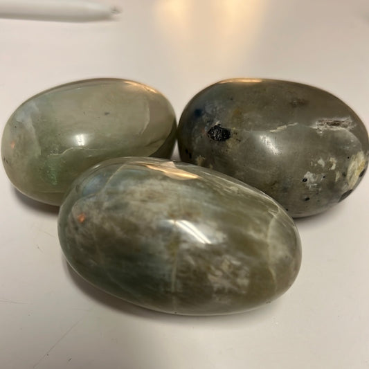 Garnierite Palm Stone