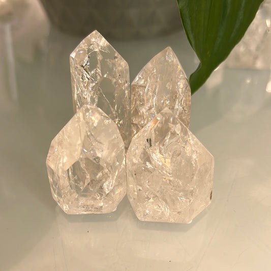 Crackle Quartz Tower